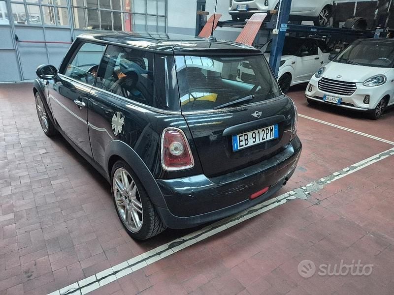Usata Mini ONE 75 CV (55 kW) 2010 Nero Utilitaria