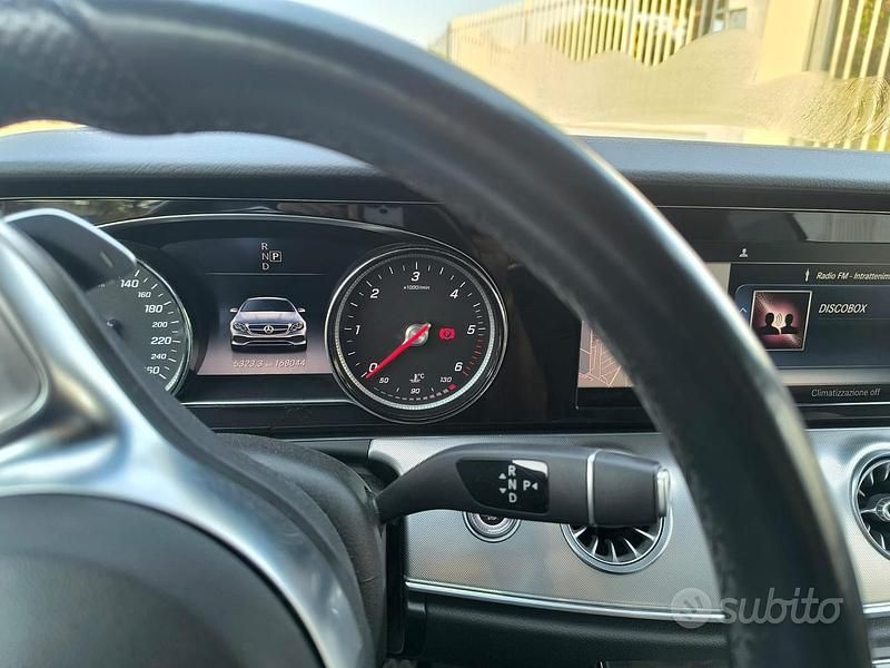 Usata Mercedes E220 AMG 194 CV (142 kW) 2018 Nero Coupé