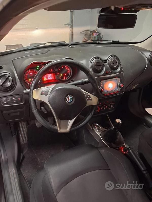 Usata Alfa Romeo MiTo Distinctive 85 CV (62 kW) 2015 Nero Utilitaria
