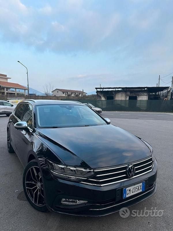 Usata VW Passat 150 CV (110 kW) 2022 Nero Station wagon