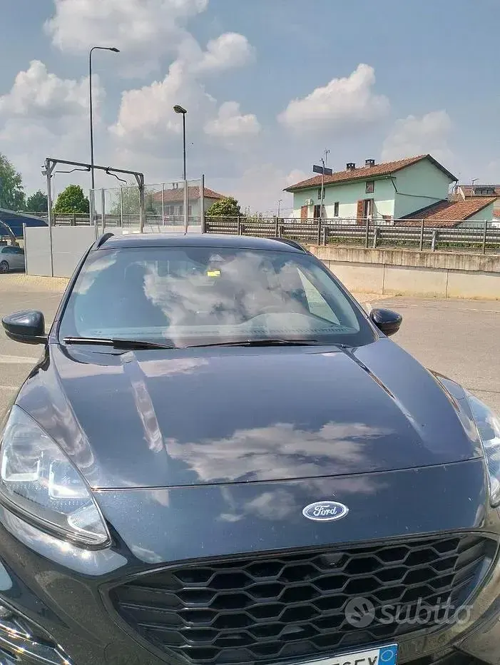 Usata Ford Kuga 150 CV (110 kW) 2021 Nero SUV