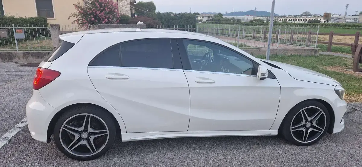 Usata Mercedes A200 Premium 136 CV (100 kW) 2014 Bianco Utilitaria