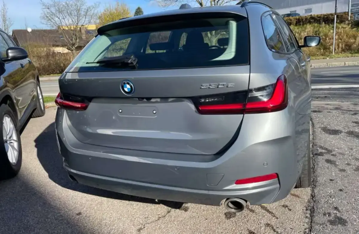 Usata BMW 330e 292 CV (214 kW) 2022 Grigio Station wagon