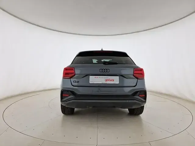 Usata Audi Q2 Ambiente 150 CV (110 kW) 2023 Grigio daytona perlato SUV