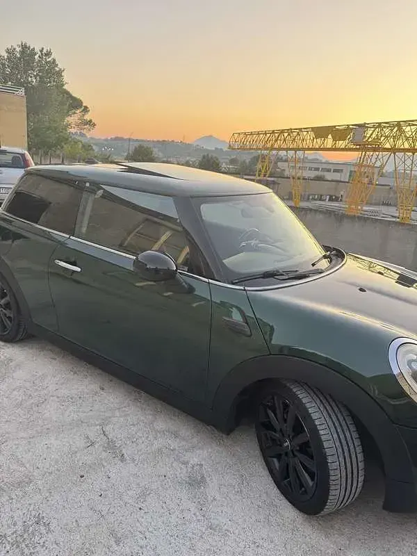 Usata Mini Cooper D Business 116 CV (85 kW) 2017 Nero Utilitaria