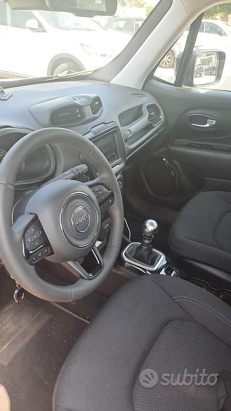 Używany Jeep Renegade Night Eagle 120 KM (88 kW) 2022 Czarny SUV