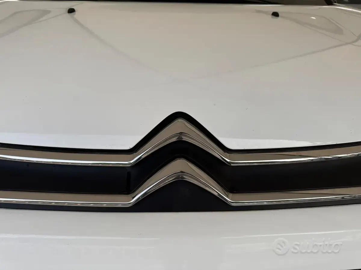 Usata Citroën C3 Shine 83 CV (61 kW) 2022 Bianco Utilitaria
