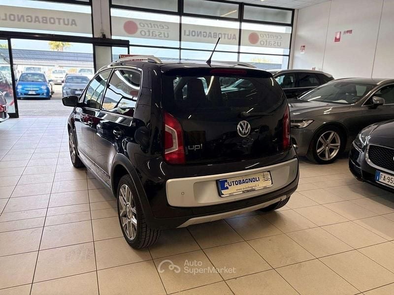 Usata VW cross up! 75 CV (55 kW) 2015 Nero Utilitaria