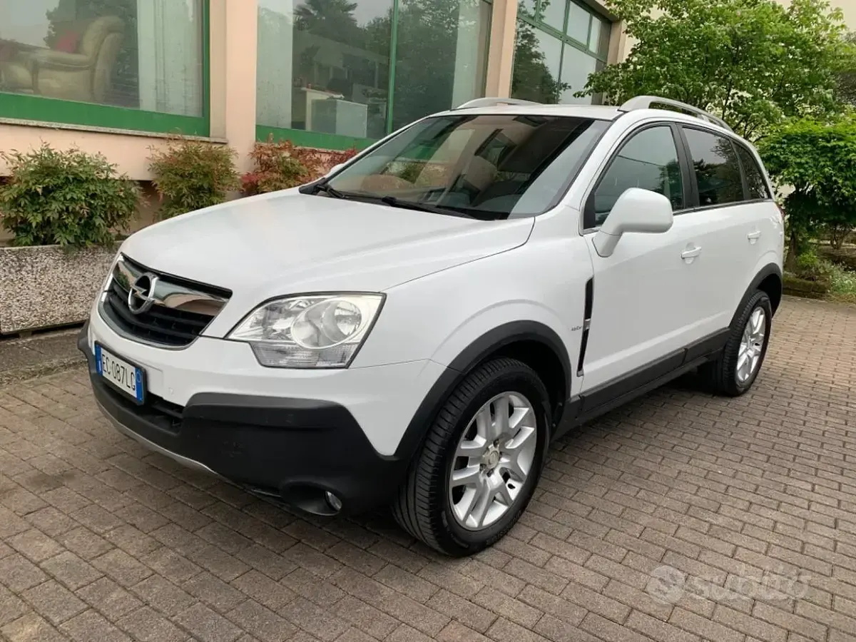 Usata Opel Antara Edition+ 127 CV (93 kW) 2010 Bianco SUV