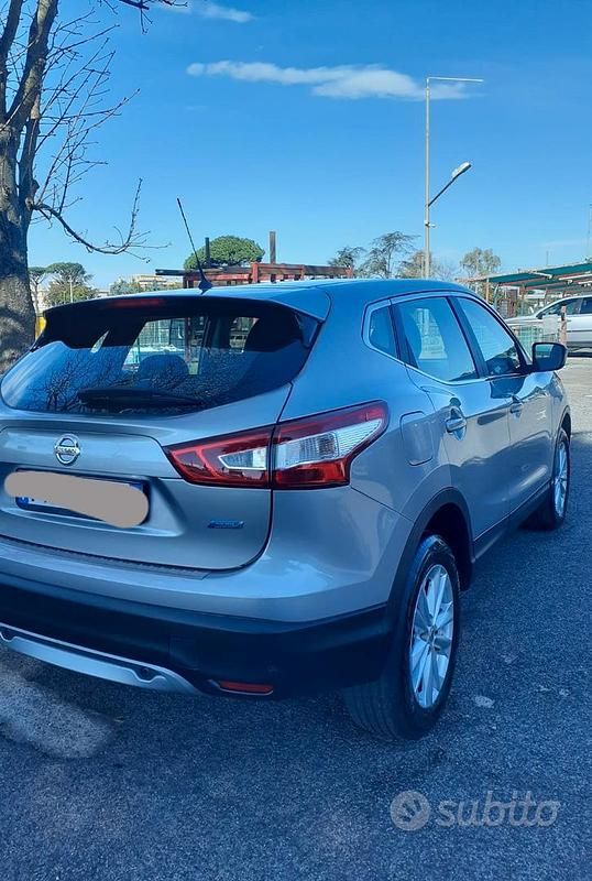 Usado Nissan Qashqai Acenta 110 CV (80 kW) 2015 Gris SUV