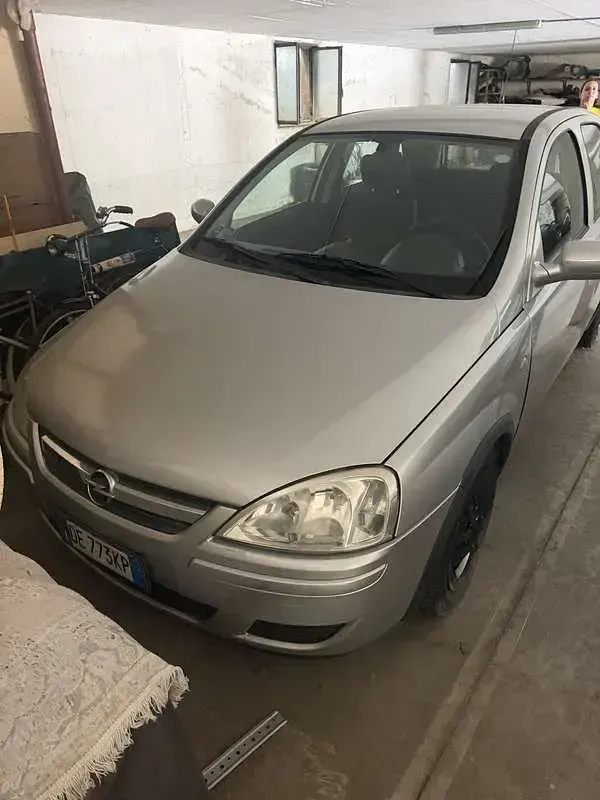 Usata Opel Corsa Enjoy 60 CV (44 kW) 2006 Utilitaria