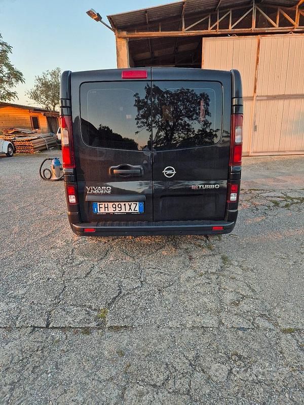 Usata Opel Vivaro 120 CV (88 kW) 2017 Nero Monovolume