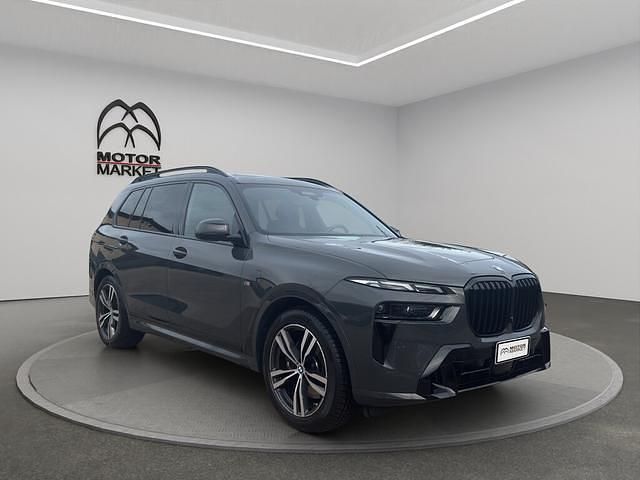 Usata BMW X7 M Sport 352 CV (258 kW) 2024 Grigio artense SUV