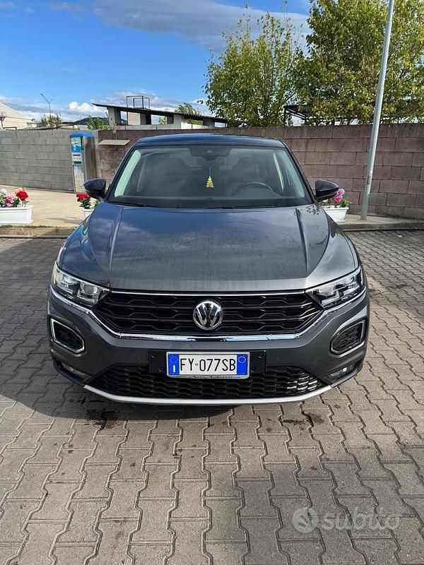 Usata VW T-Roc Advance 116 CV (85 kW) 2019 Grigio SUV