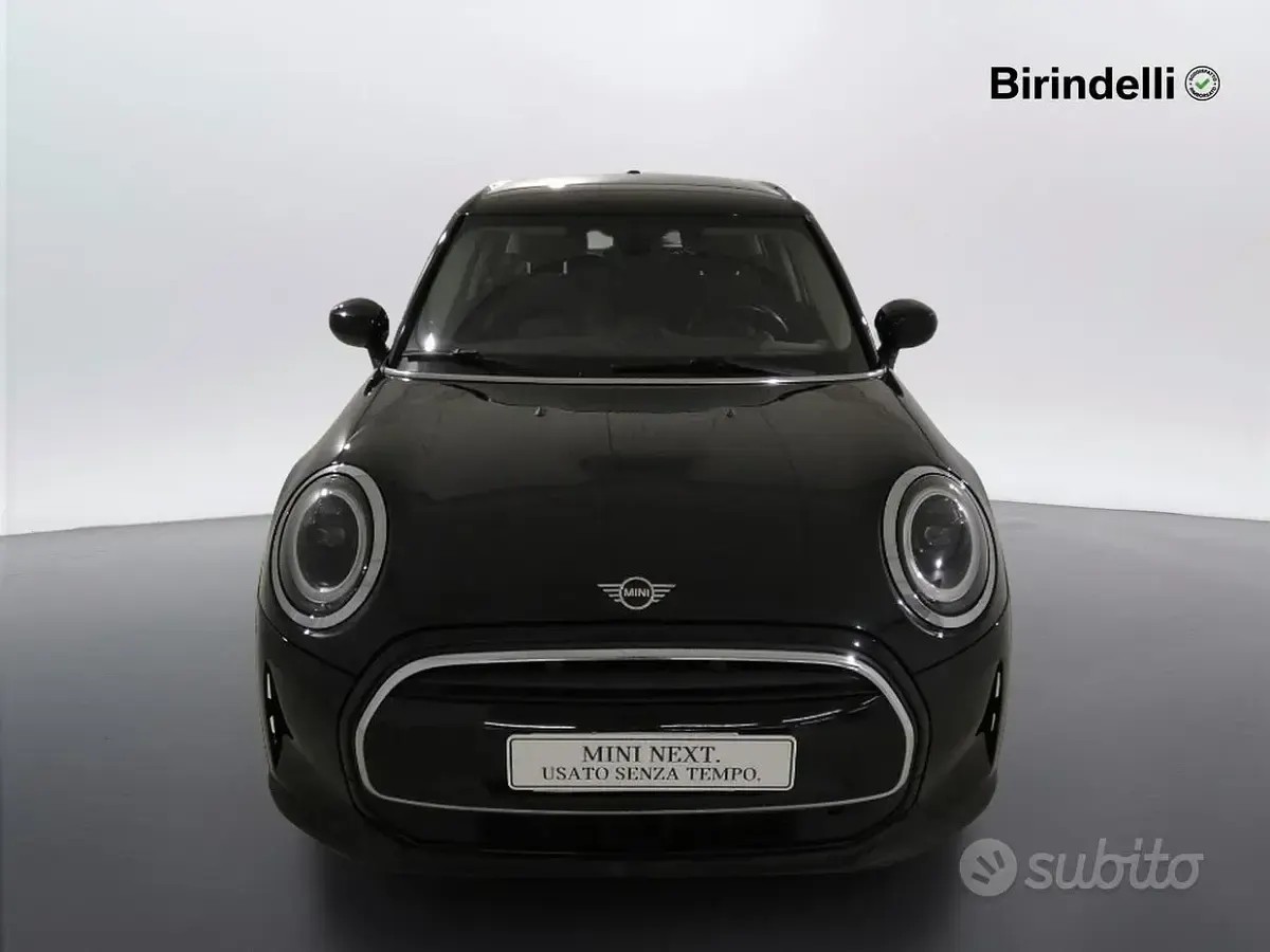 Usata Mini ONE Essential 102 CV (75 kW) 2021 Midnight black metallizzato Utilitaria