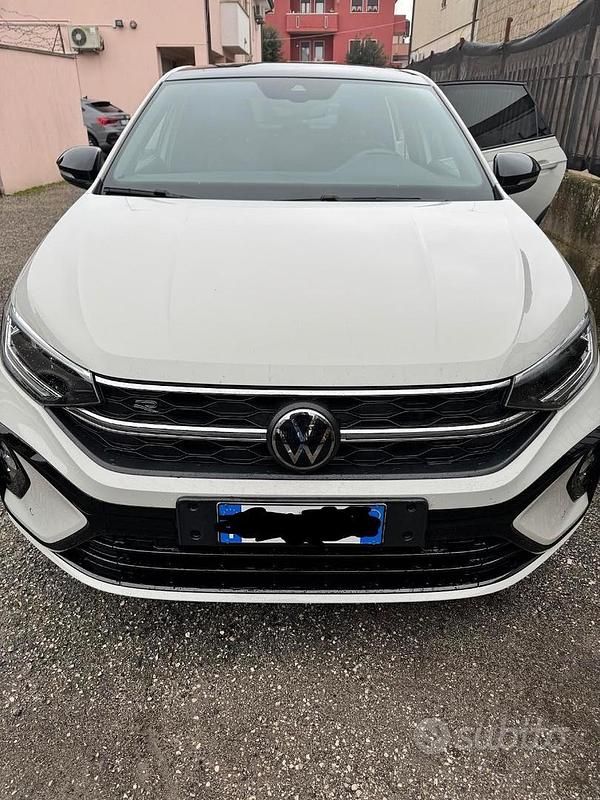 Usata VW Taigo R-line 116 CV (85 kW) 2024 Beige SUV