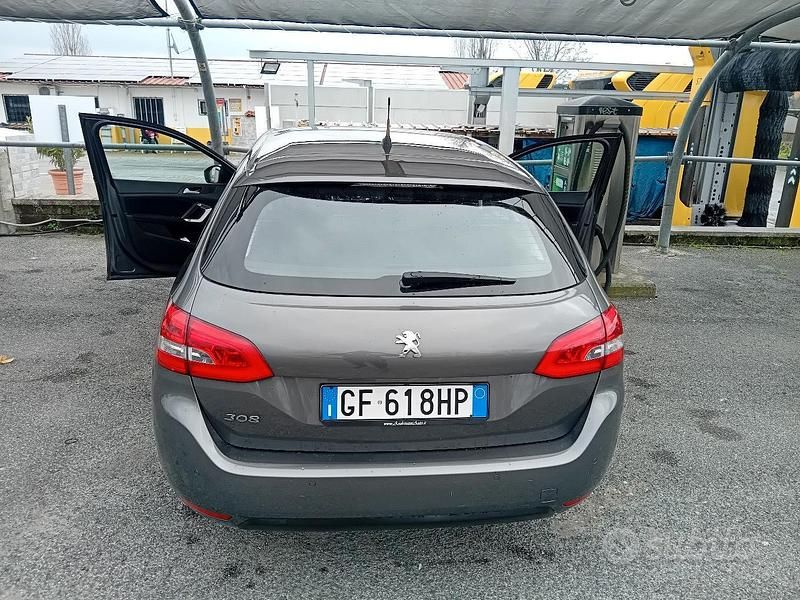 Usata Peugeot 308 131 CV (96 kW) 2021 Grigio Station wagon