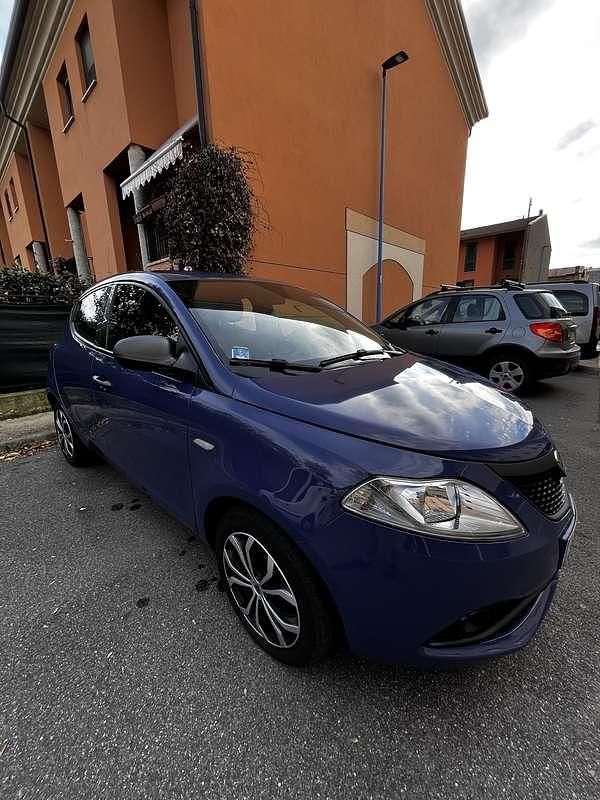 Usata Lancia Ypsilon 69 CV (50 kW) 2017 Utilitaria