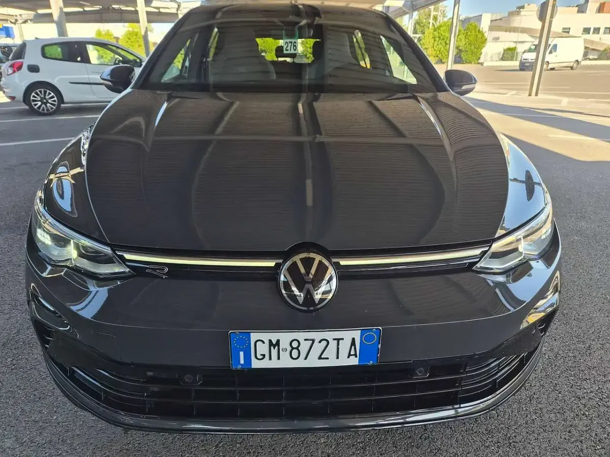 Usata VW Golf VIII R-line 150 CV (110 kW) 2023 Grigio Berlina