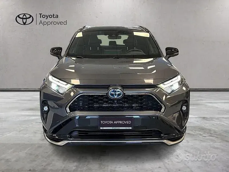 Usata Toyota RAV4 Hybrid Style 306 CV (225 kW) 2022 Grigio SUV