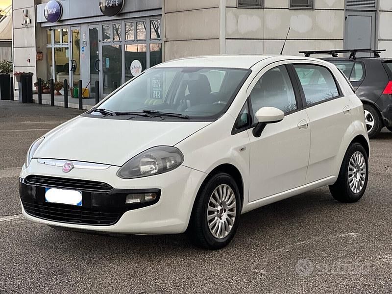 Usata Fiat Punto Evo Dynamic 77 CV (56 kW) 2011 Bianco Utilitaria