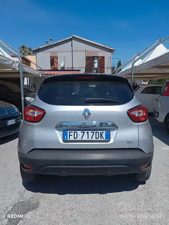 Usata Renault Captur 90 CV (66 kW) 2016 Grigio SUV