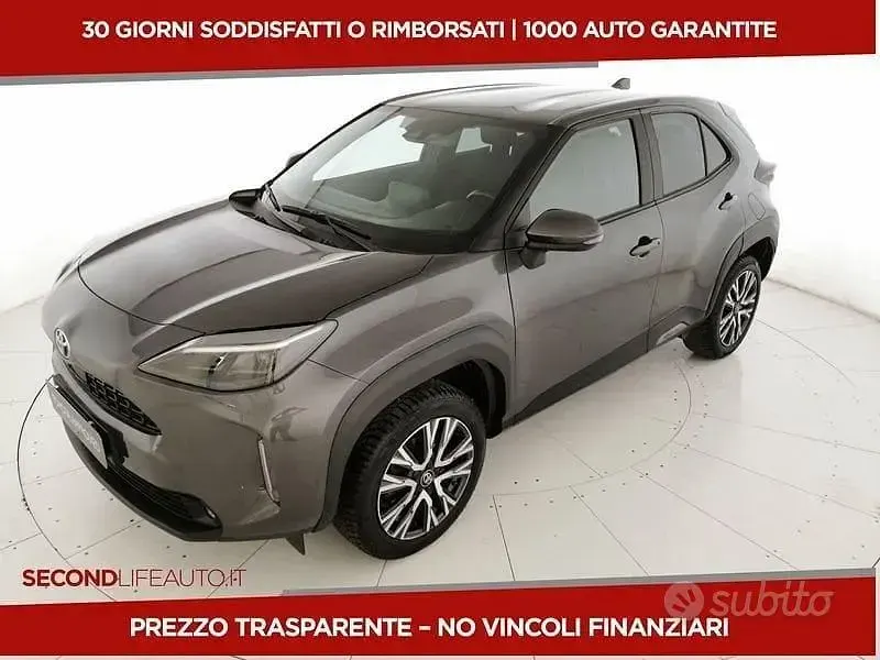 Begagnad Toyota Yaris Cross Trend 116 HK (85 kW) 2022 Grå SUV