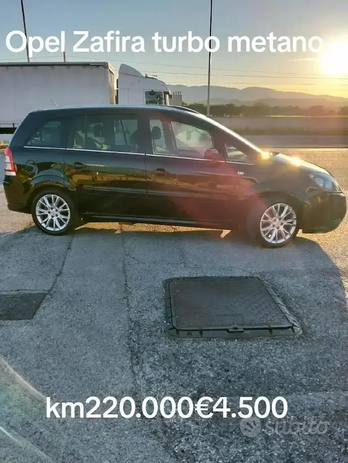 Usata Opel Zafira 150 CV (110 kW) 2010 Nero Monovolume