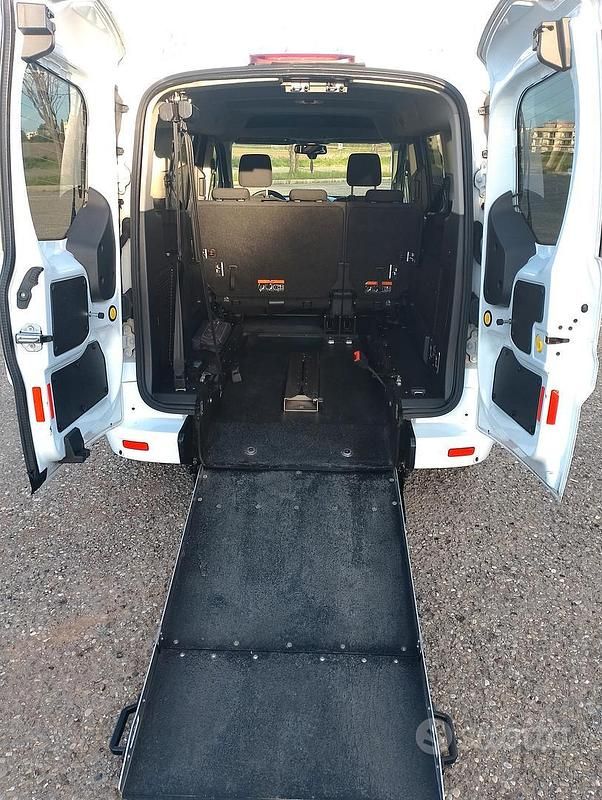 Usata Ford Tourneo Connect 120 CV (88 kW) 2016 Bianco Monovolume