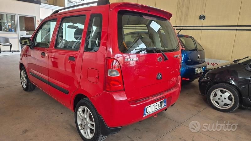 Usata Suzuki Wagon R+ 93 CV (68 kW) 2004 Rosso Monovolume