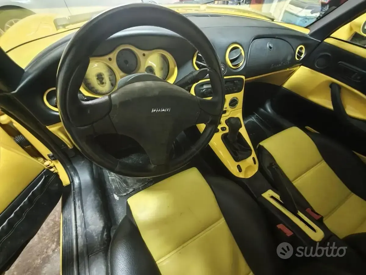 Usata Fiat Barchetta 131 CV (96 kW) 1996 Giallo Cabrio