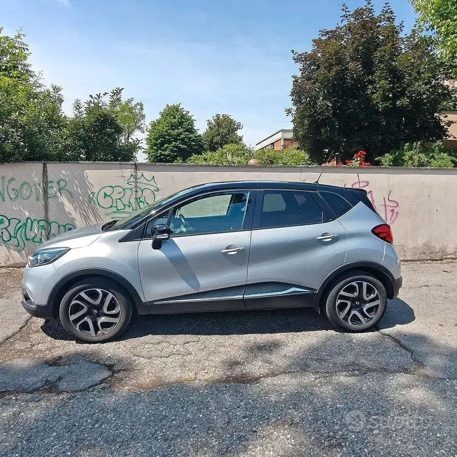 Usata Renault Captur 90 CV (66 kW) 2015 Grigio SUV