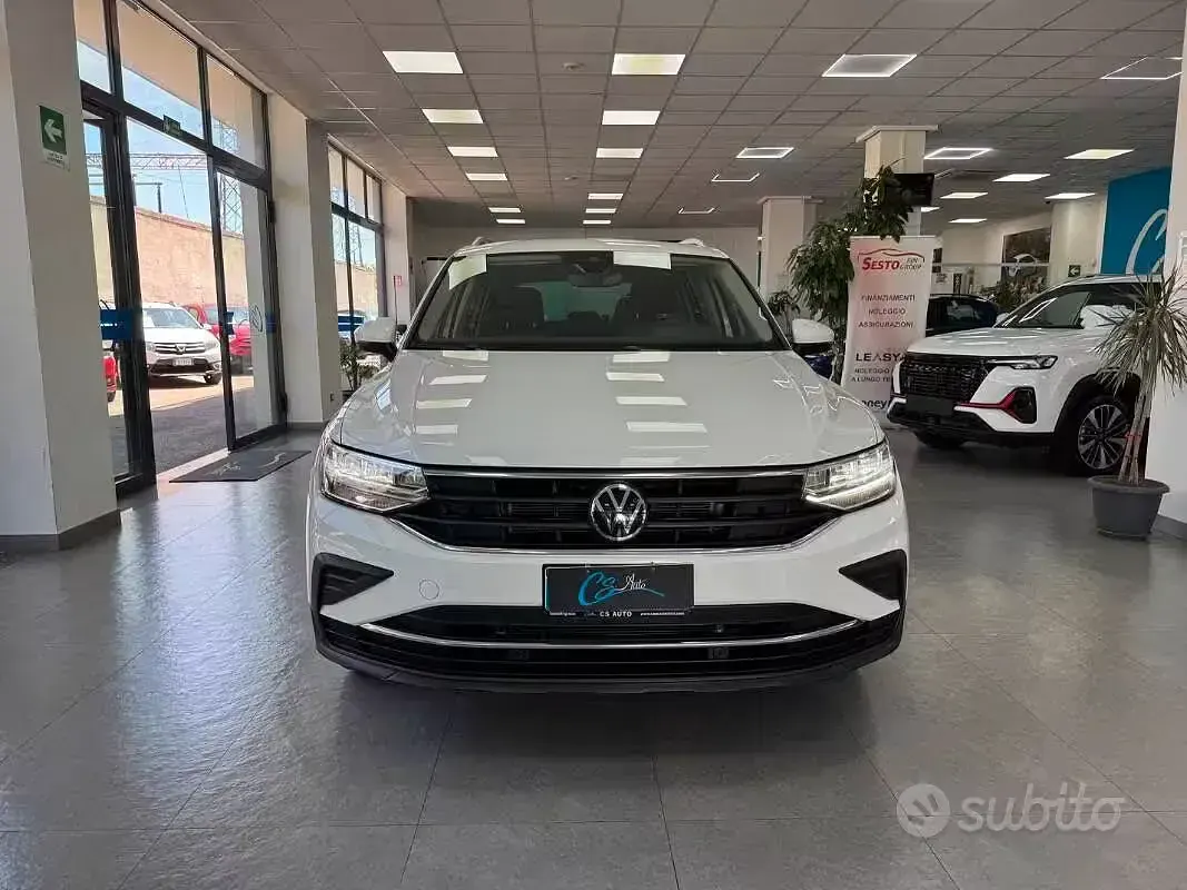 Usata VW Tiguan Life 150 CV (110 kW) 2023 Bianco SUV