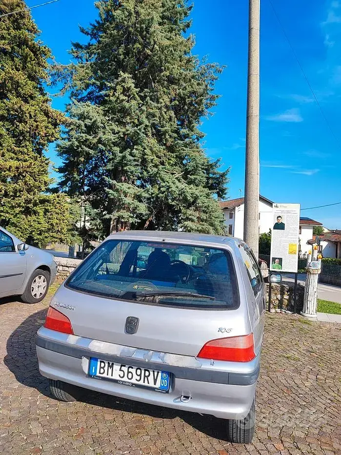 Usata Peugeot 106 60 CV (44 kW) 2001 Grigio Utilitaria