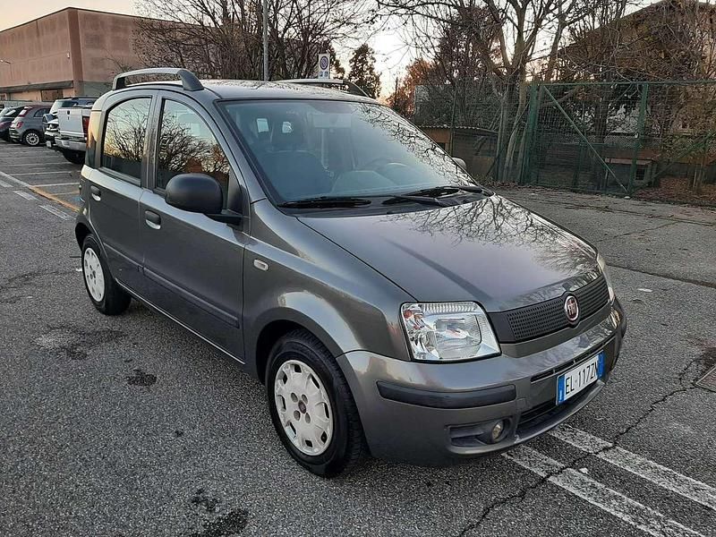 Usata Fiat Panda Dynamic 69 CV (50 kW) 2012 Grigio Utilitaria
