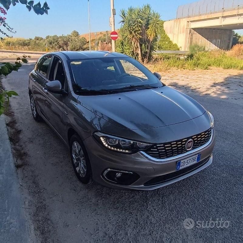 Antracite Usata 2020 Fiat Tipo Business Tre volumi | 8990 € (Buon prezzo) - Immagine 1/4