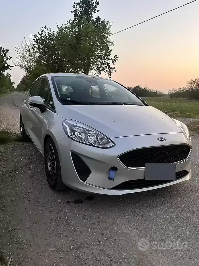Begagnad Ford Fiesta 70 HK (51 kW) 2019 Grå Halvkombi