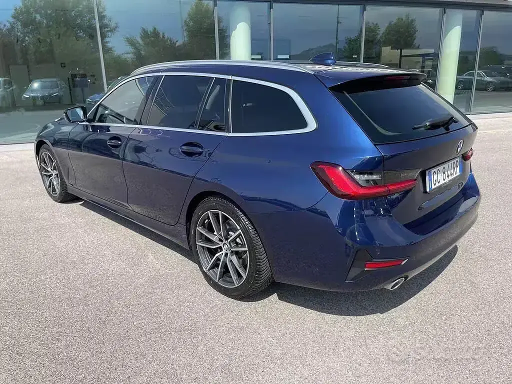 Usata BMW 318 Sport Line 150 CV (110 kW) 2020 Blu Station wagon