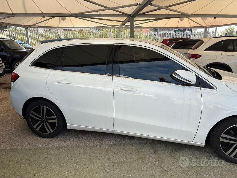 Usata Mercedes B200 150 CV (110 kW) 2022 Bianco Monovolume