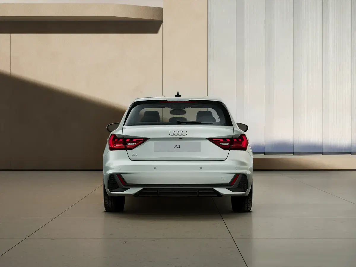 Nuova Audi A1 Sportback S-Line 116 CV (85 kW) 2026 Argento rugiada metallizzato Utilitaria
