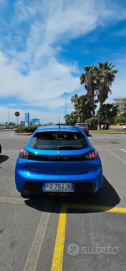 Usata Peugeot 208 102 CV (75 kW) 2020 Utilitaria