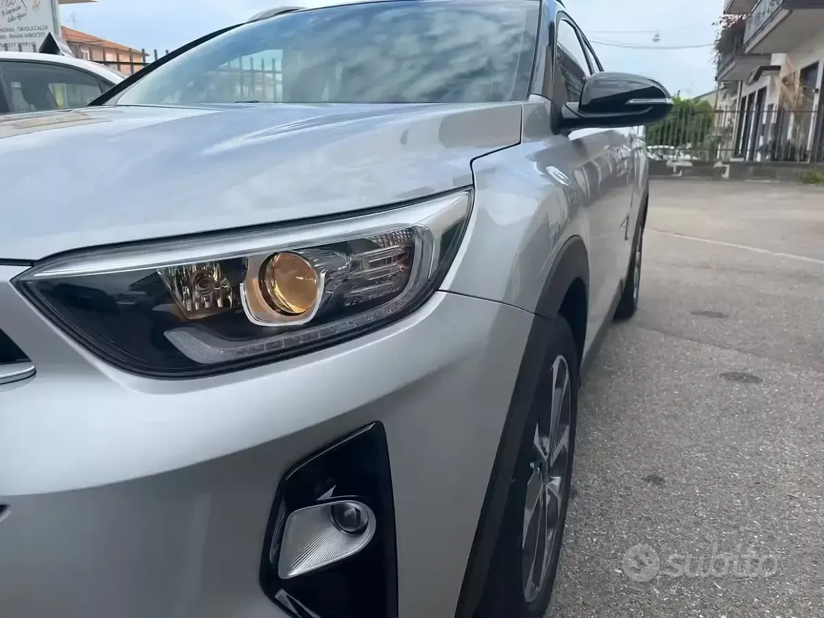 Usata Kia Stonic Urban 110 CV (80 kW) 2018 Grigio SUV