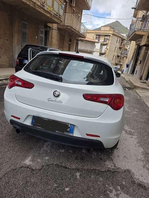 Usata Alfa Romeo Giulietta Business 120 CV (88 kW) 2015 Utilitaria