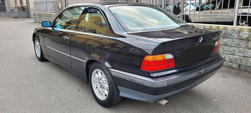 Usata BMW 318 140 CV (102 kW) 1995 Nero Coupé