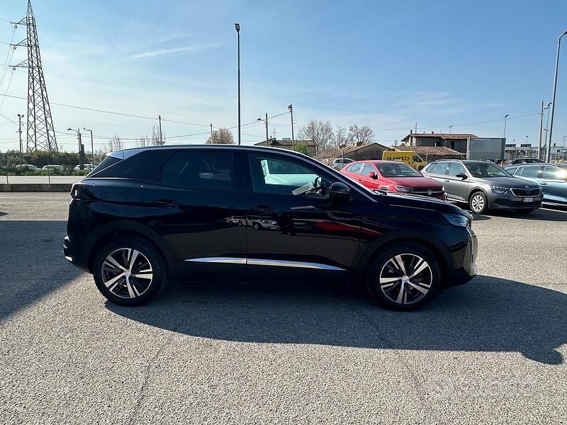 Usata Peugeot 3008 Allure 131 CV (96 kW) 2022 Nero SUV