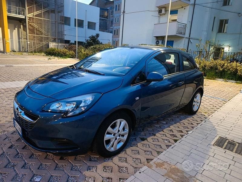 Usata Opel Corsa 2015 Blu Utilitaria