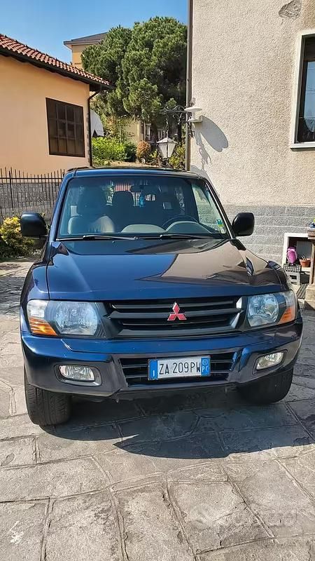 Usata Mitsubishi Pajero 160 CV (117 kW) 2002 Blu SUV