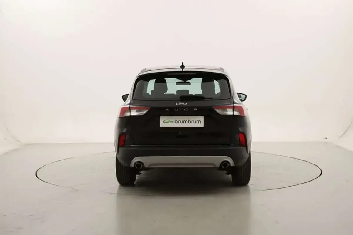 Usata Ford Kuga 120 CV (88 kW) 2022 Nero SUV