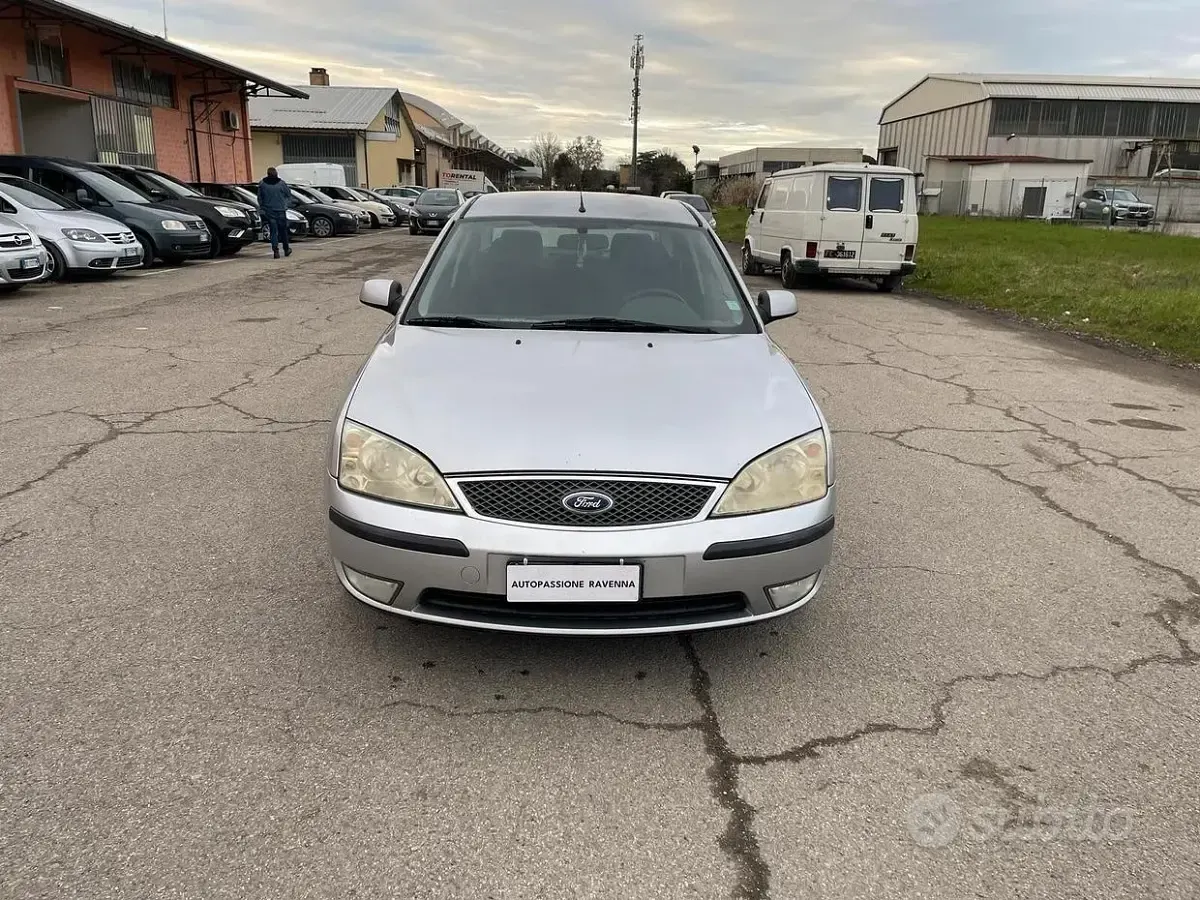 Usata Ford Mondeo 131 CV (96 kW) 2006 Grigio Berlina