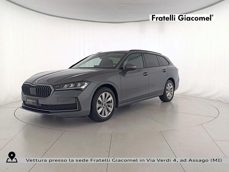 Usata Skoda Superb Selection 150 CV (110 kW) 2025 Grigio graphite metallizzato Station wagon
